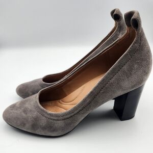 Clarks Araya Moon Heels Gray Suede Block Heel Pump Womens Size 6